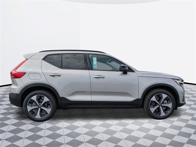 2025 Volvo XC40 Plus Dark Theme