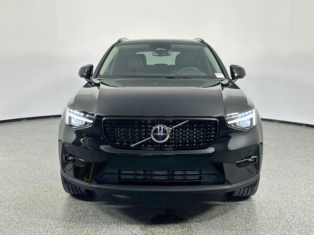 2025 Volvo XC40 Plus Dark Theme