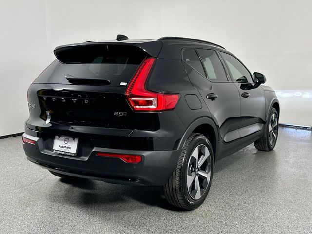 2025 Volvo XC40 Plus Dark Theme