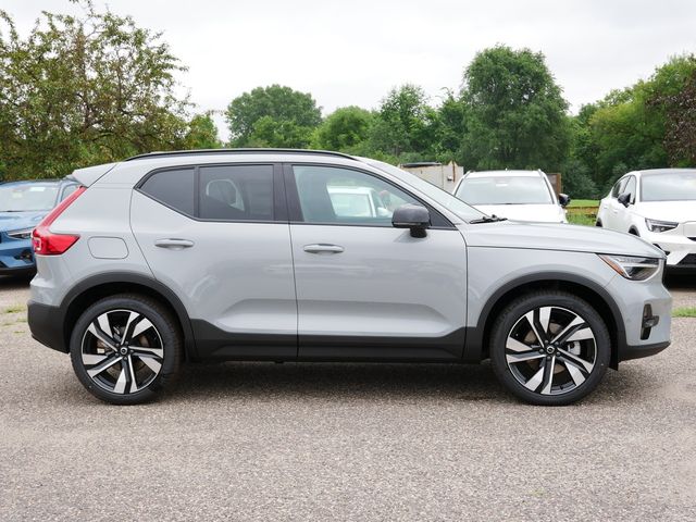 2025 Volvo XC40 Plus Dark Theme