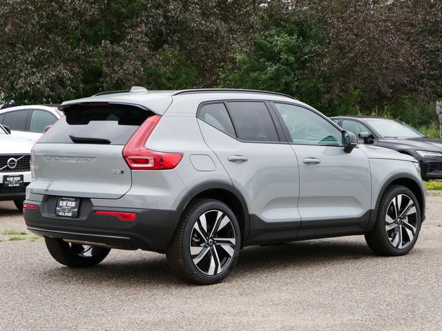 2025 Volvo XC40 Plus Dark Theme