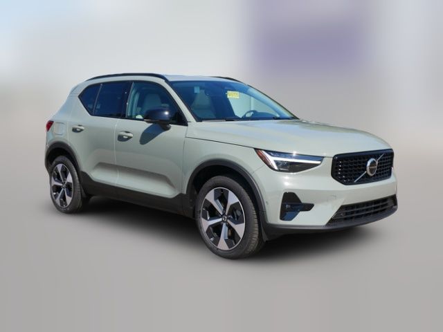 2025 Volvo XC40 Plus Dark Theme