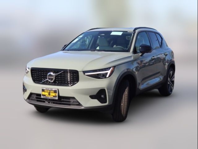 2025 Volvo XC40 Plus Dark Theme