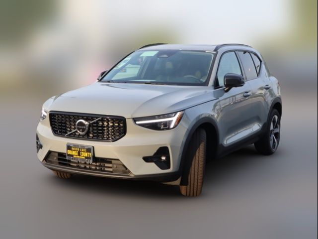 2025 Volvo XC40 Plus Dark Theme