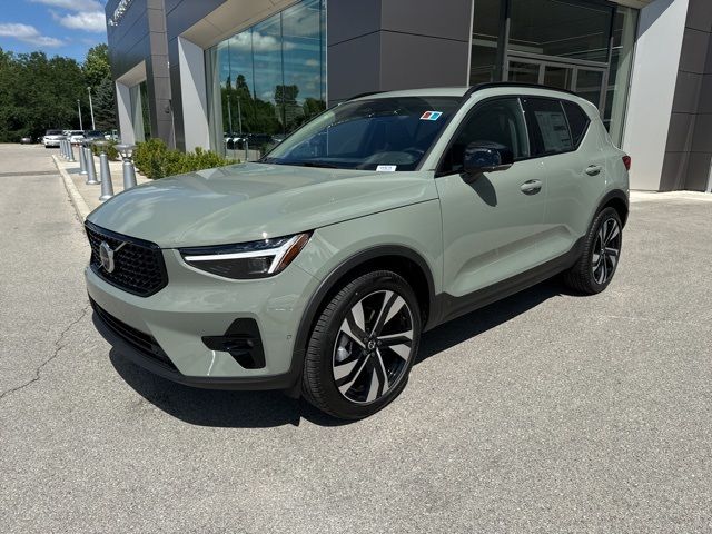 2025 Volvo XC40 Plus Dark Theme