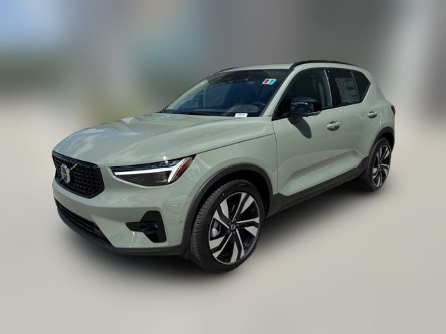 2025 Volvo XC40 Plus Dark Theme