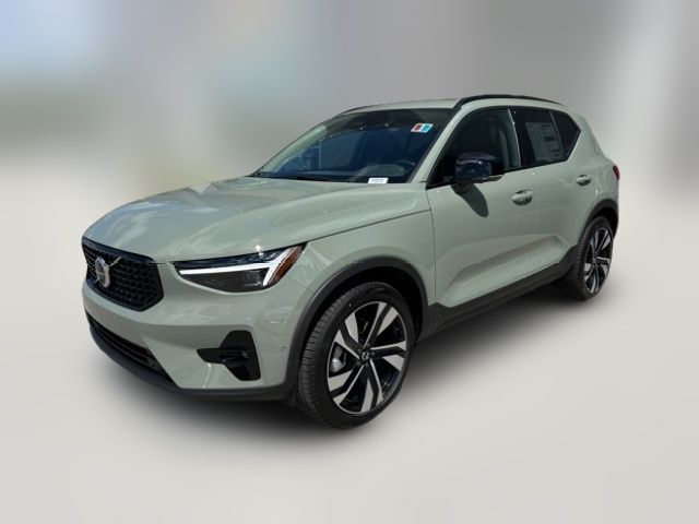 2025 Volvo XC40 Plus Dark Theme