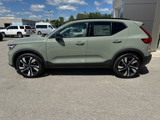 2025 Volvo XC40 Plus Dark Theme