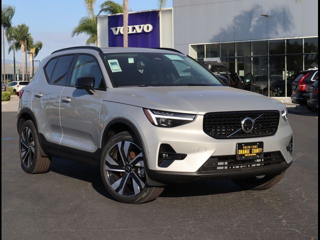 2025 Volvo XC40 Plus Dark Theme