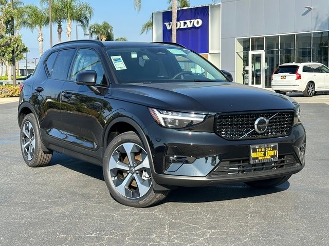 2025 Volvo XC40 Plus Dark Theme