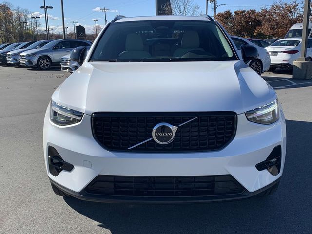 2025 Volvo XC40 Plus Dark Theme