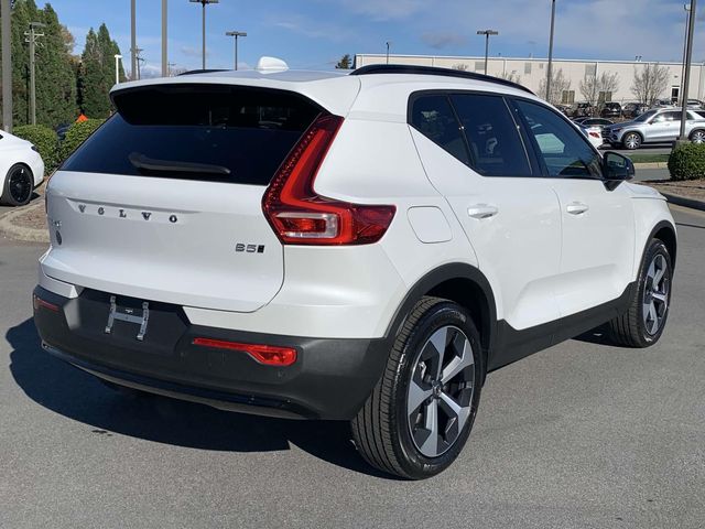 2025 Volvo XC40 Plus Dark Theme