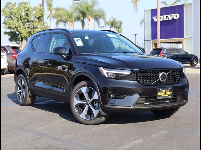 2025 Volvo XC40 Plus Dark Theme