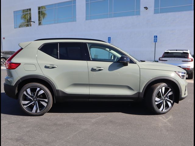 2025 Volvo XC40 Plus Dark Theme