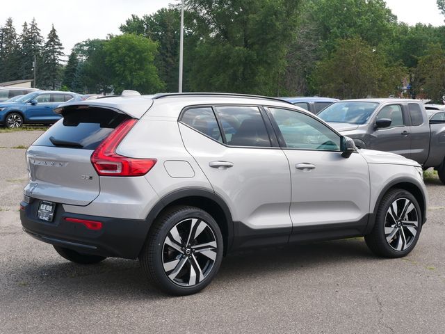 2025 Volvo XC40 Plus Dark Theme