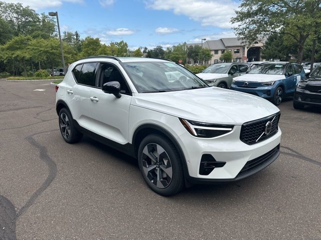 2025 Volvo XC40 Plus Dark Theme