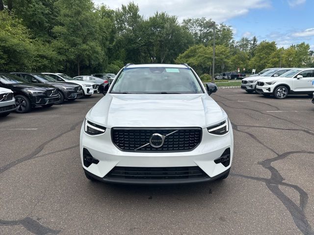 2025 Volvo XC40 Plus Dark Theme