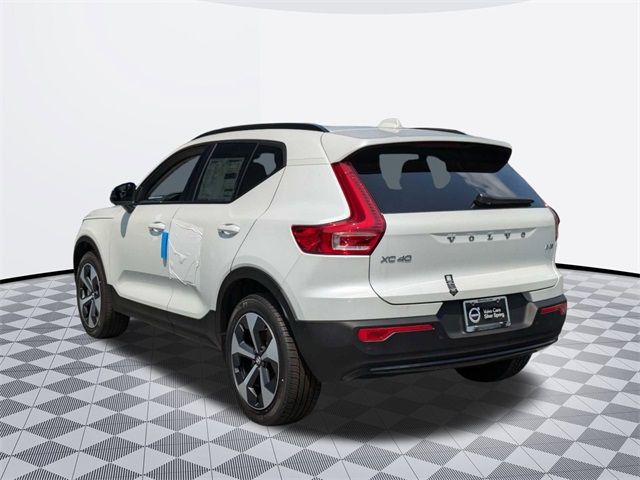 2025 Volvo XC40 Plus Dark Theme