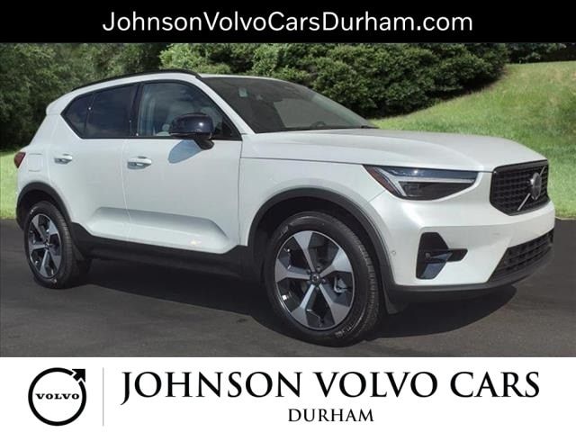 2025 Volvo XC40 Plus Dark Theme