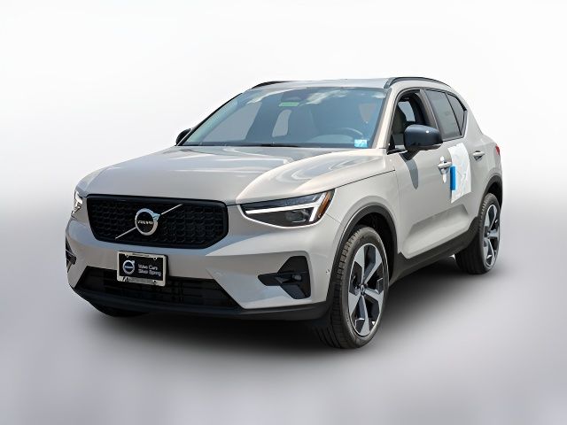 2025 Volvo XC40 Plus Dark Theme