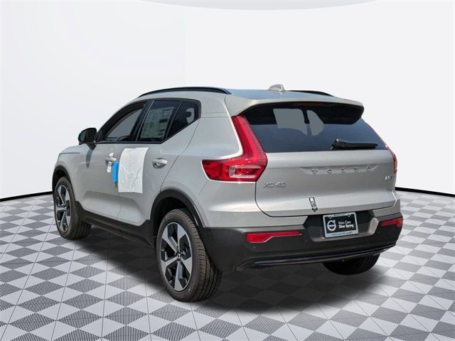 2025 Volvo XC40 Plus Dark Theme