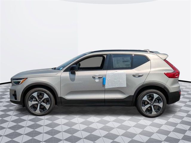 2025 Volvo XC40 Plus Dark Theme