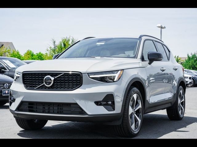 2025 Volvo XC40 Plus Dark Theme