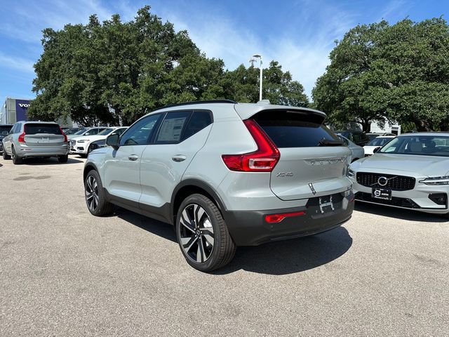 2025 Volvo XC40 Plus Dark Theme