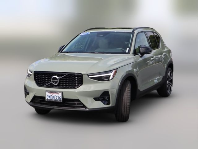 2025 Volvo XC40 Plus Dark Theme