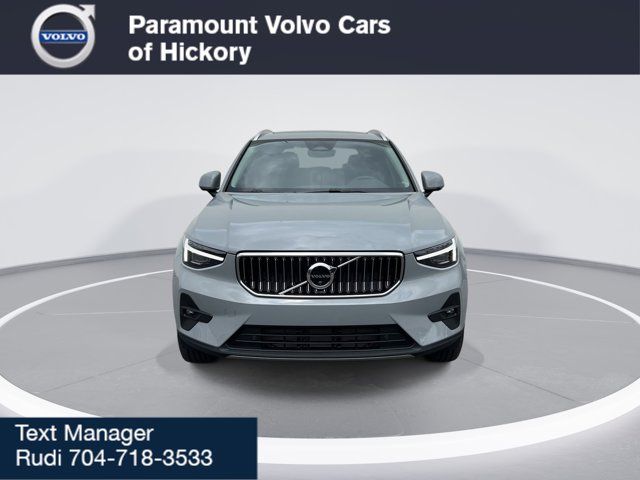 2025 Volvo XC40 Plus Bright Theme