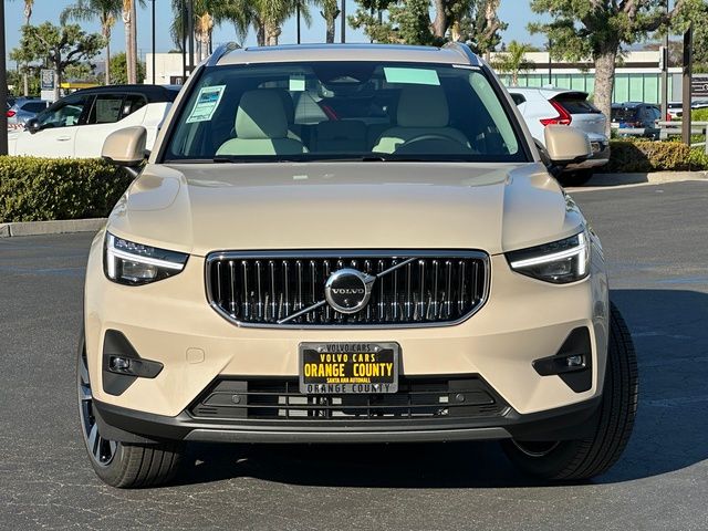 2025 Volvo XC40 Plus Bright Theme