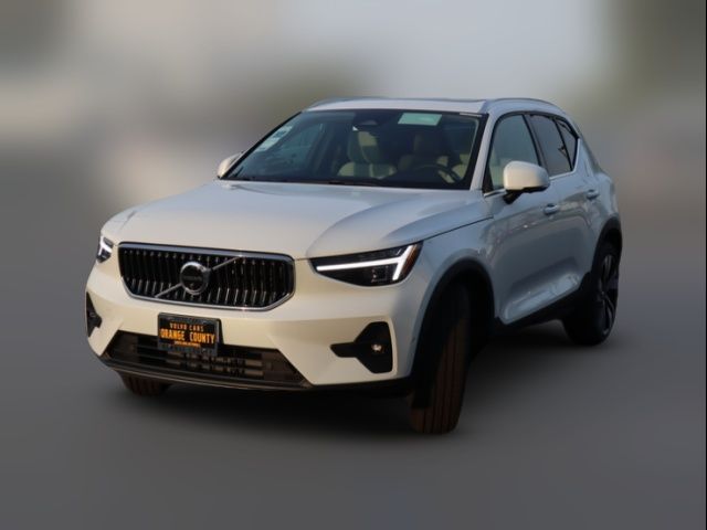 2025 Volvo XC40 Plus Bright Theme