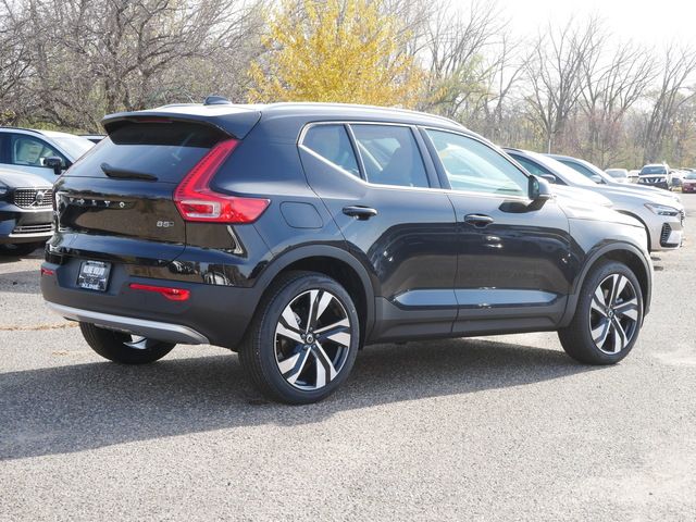 2025 Volvo XC40 Plus Bright Theme