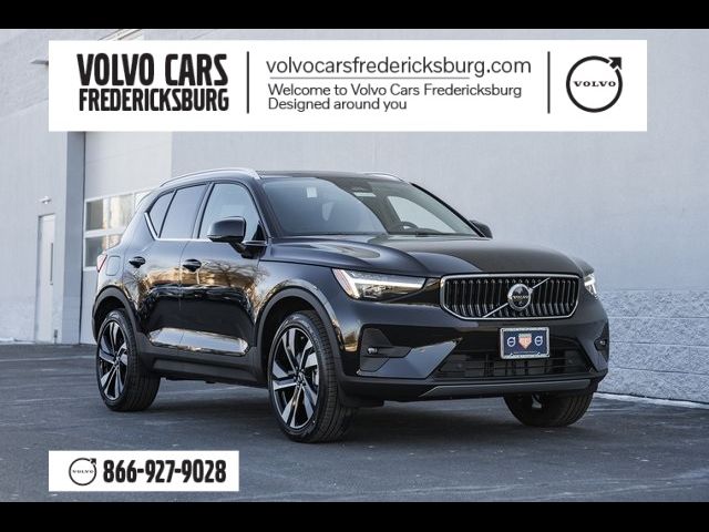 2025 Volvo XC40 Ultra Bright Theme