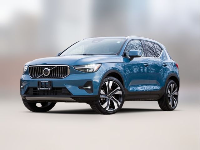 2025 Volvo XC40 Ultra Bright Theme