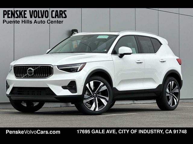 2025 Volvo XC40 Ultra Bright Theme