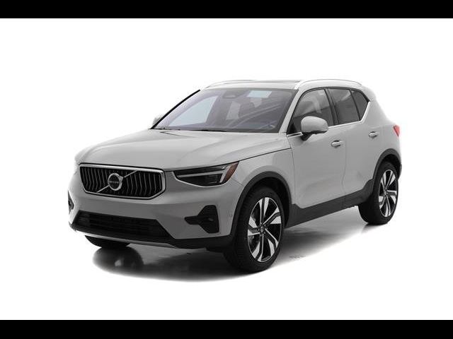 2025 Volvo XC40 Ultra Bright Theme