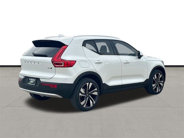 2025 Volvo XC40 Ultra Bright Theme