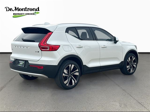 2025 Volvo XC40 Ultra Bright Theme