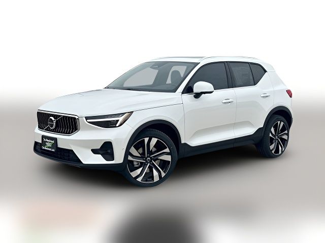 2025 Volvo XC40 Ultra Bright Theme