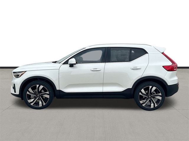 2025 Volvo XC40 Ultra Bright Theme