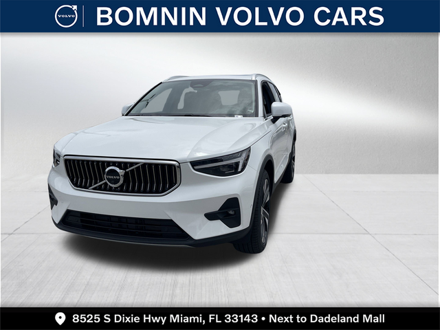 2025 Volvo XC40 Ultra Bright Theme