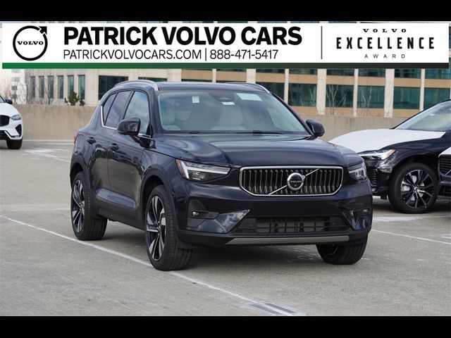 2025 Volvo XC40 Ultra Bright Theme