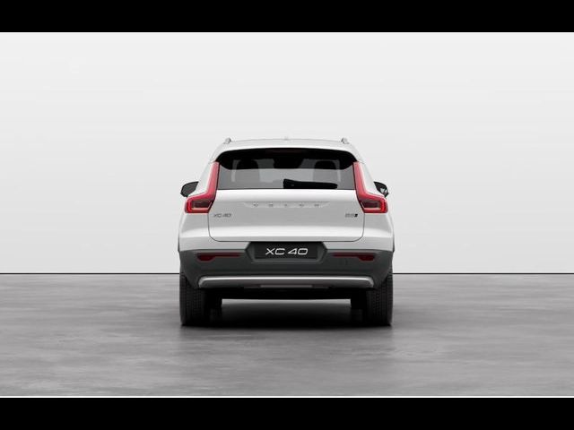 2025 Volvo XC40 Ultra Bright Theme