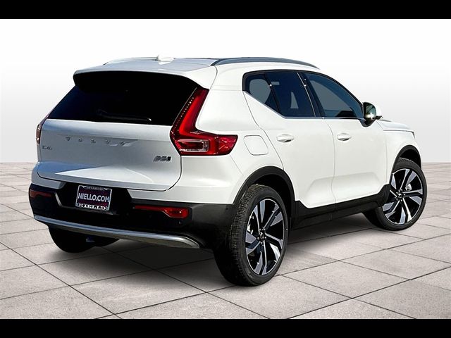 2025 Volvo XC40 Ultra Bright Theme