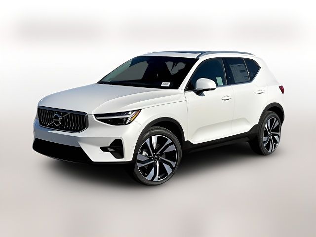 2025 Volvo XC40 Ultra Bright Theme