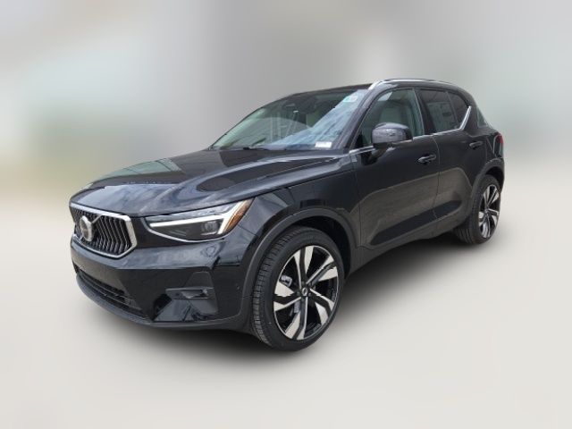 2025 Volvo XC40 Ultra Bright Theme