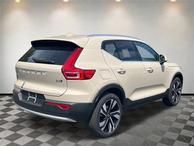 2025 Volvo XC40 Ultra Bright Theme