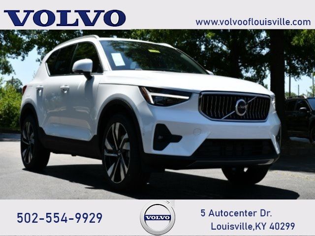 2025 Volvo XC40 Ultra Bright Theme