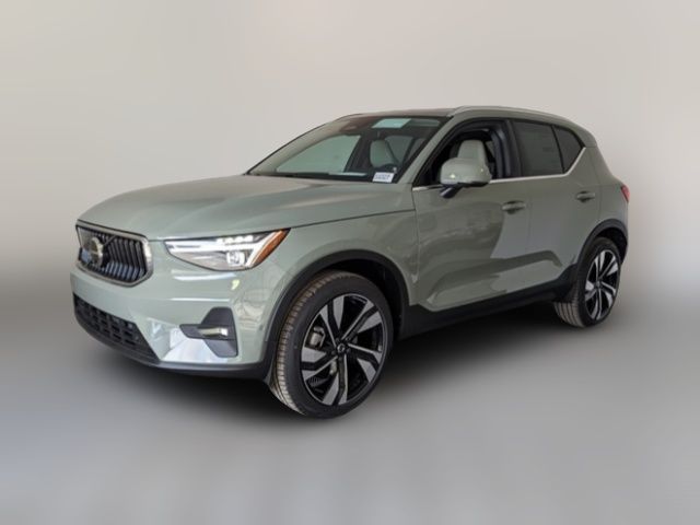 2025 Volvo XC40 Ultra Bright Theme